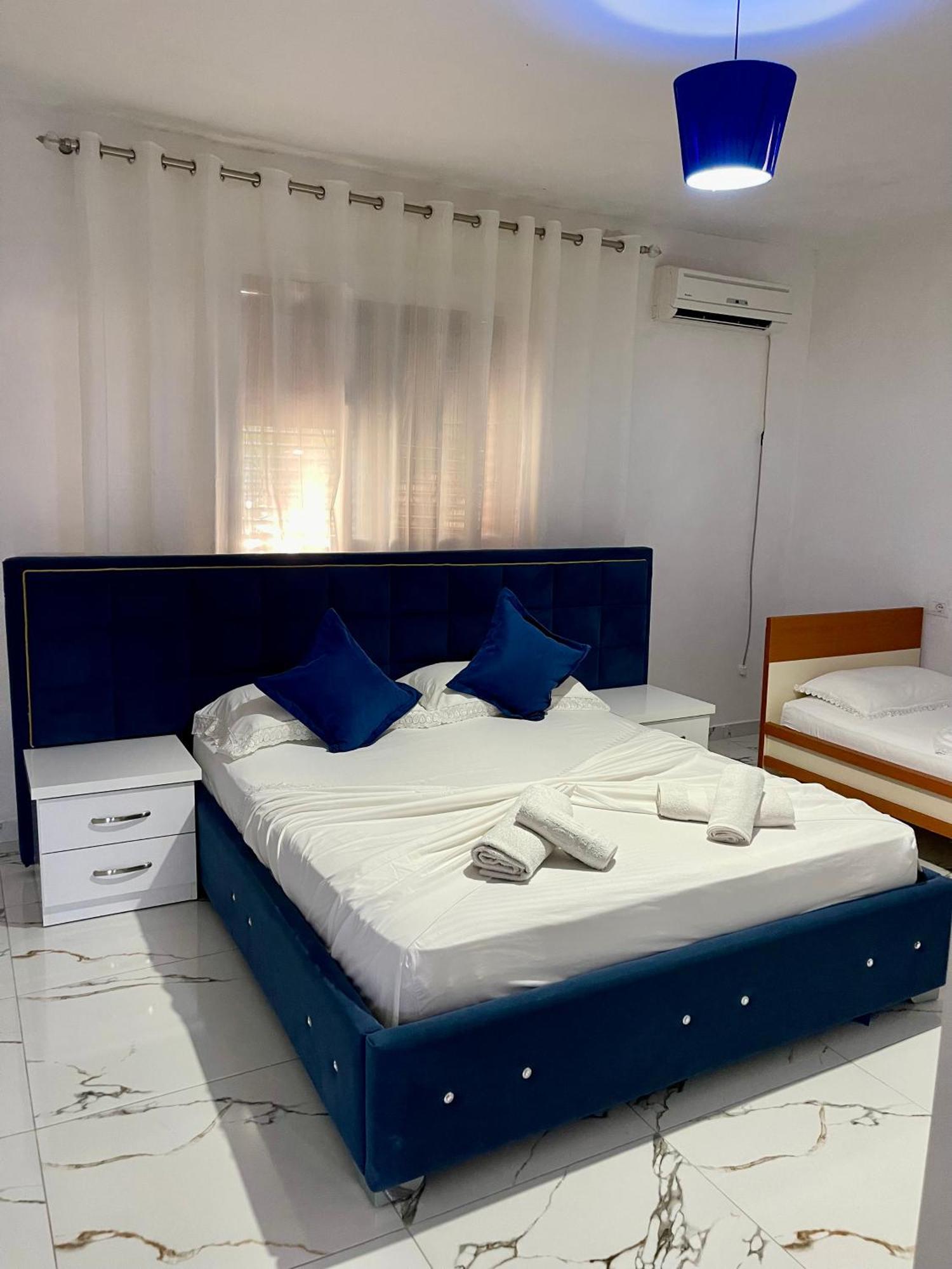 Guest House Dea Vlorë Eksteriør billede