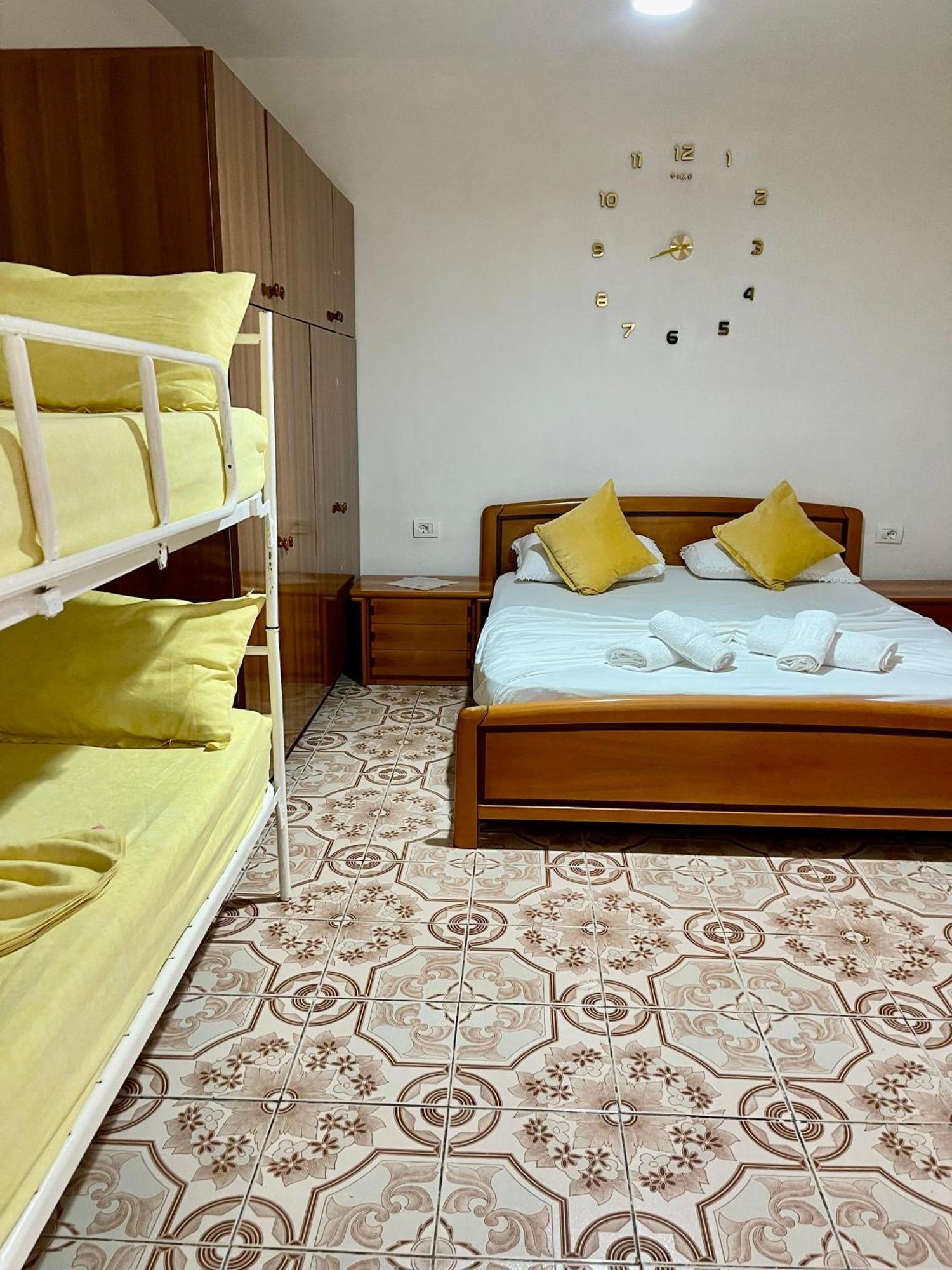 Guest House Dea Vlorë Eksteriør billede
