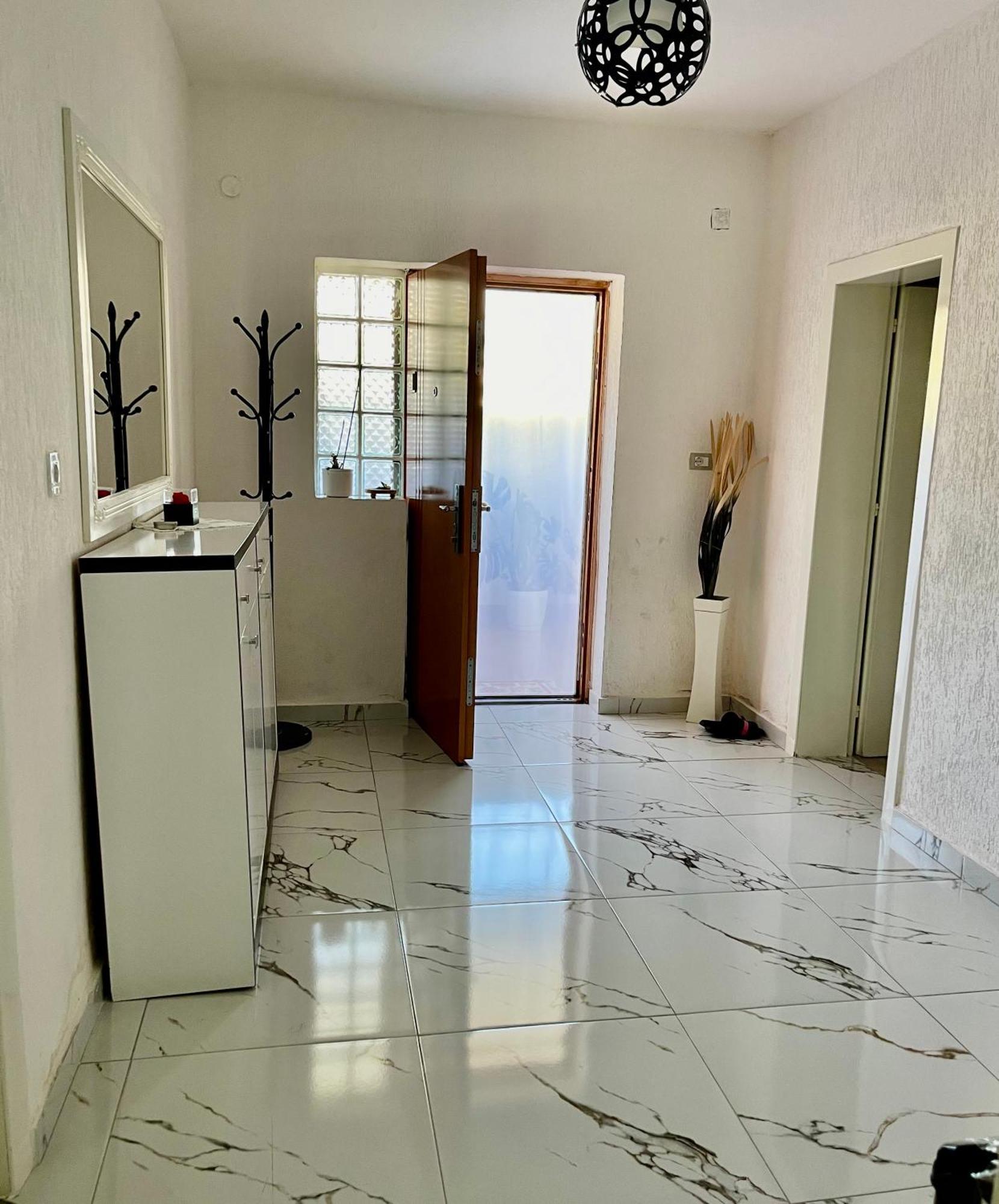 Guest House Dea Vlorë Eksteriør billede