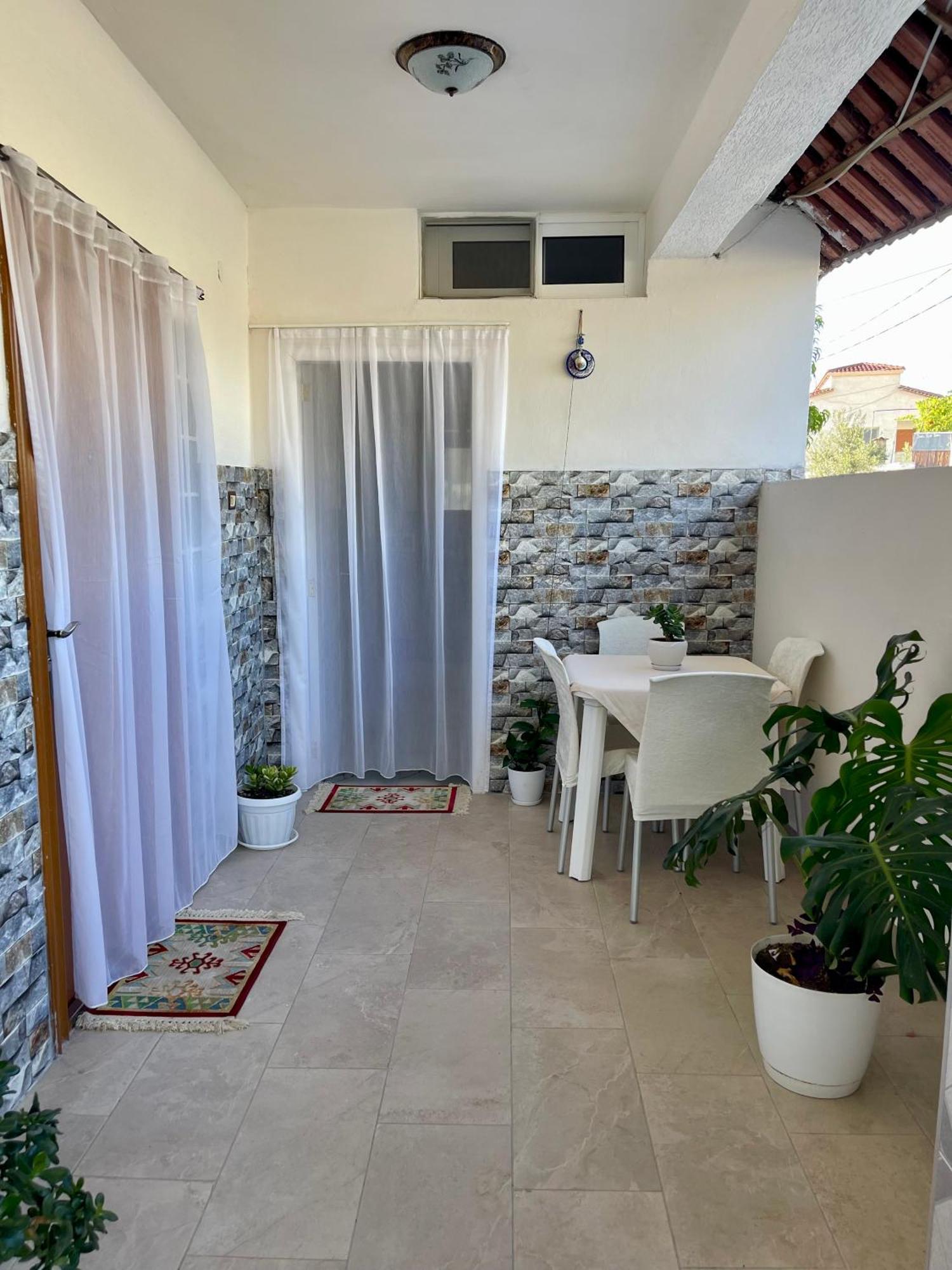 Guest House Dea Vlorë Eksteriør billede