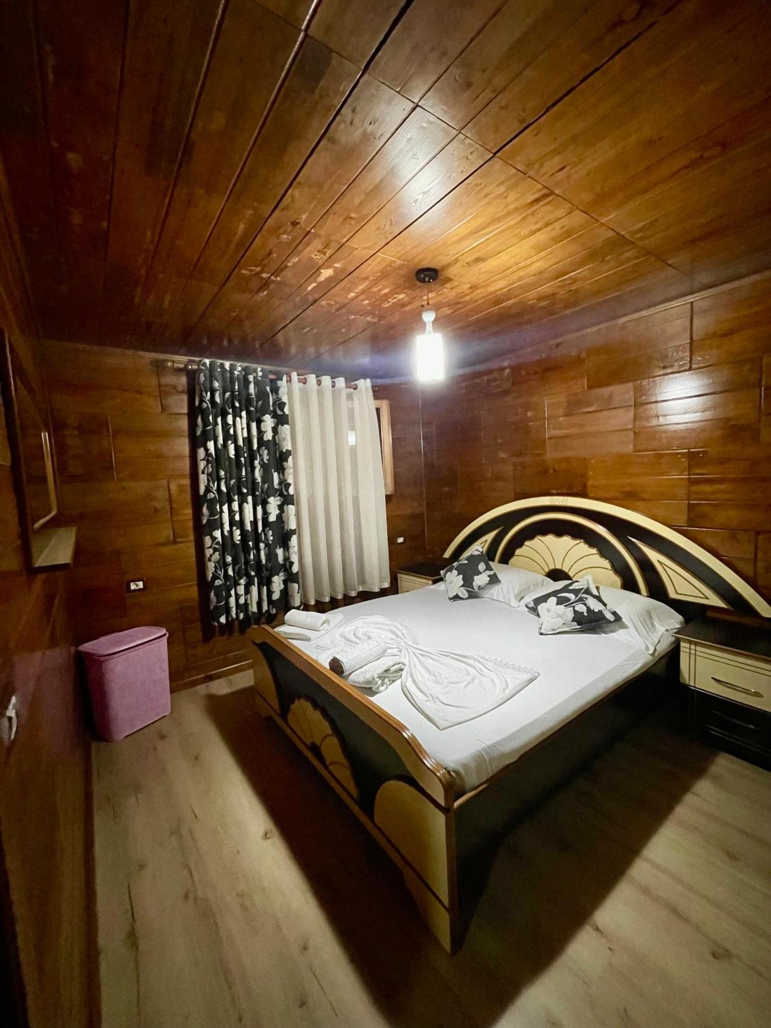Guest House Dea Vlorë Eksteriør billede