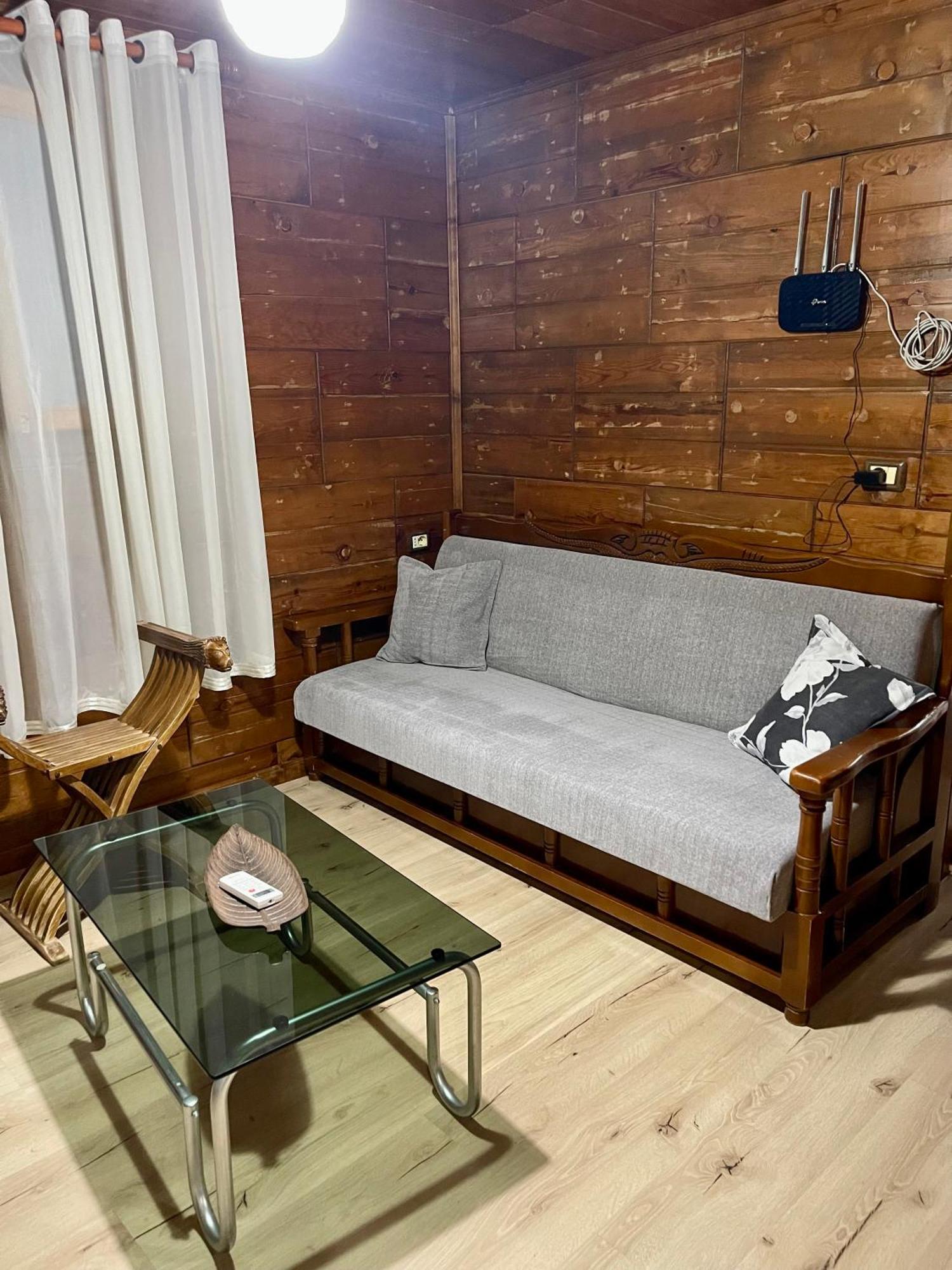 Guest House Dea Vlorë Eksteriør billede