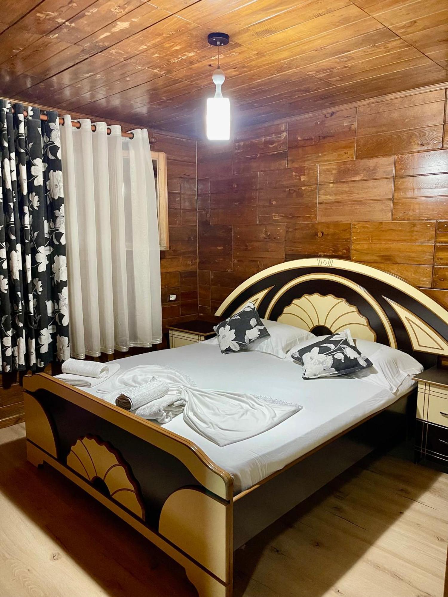 Guest House Dea Vlorë Eksteriør billede
